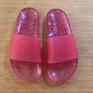 DKNY slides size 7